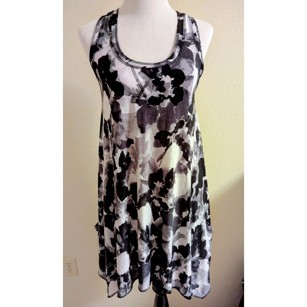 Sweet Juliet Size M Black White Floral Tank Flowy Dress w/Pockets